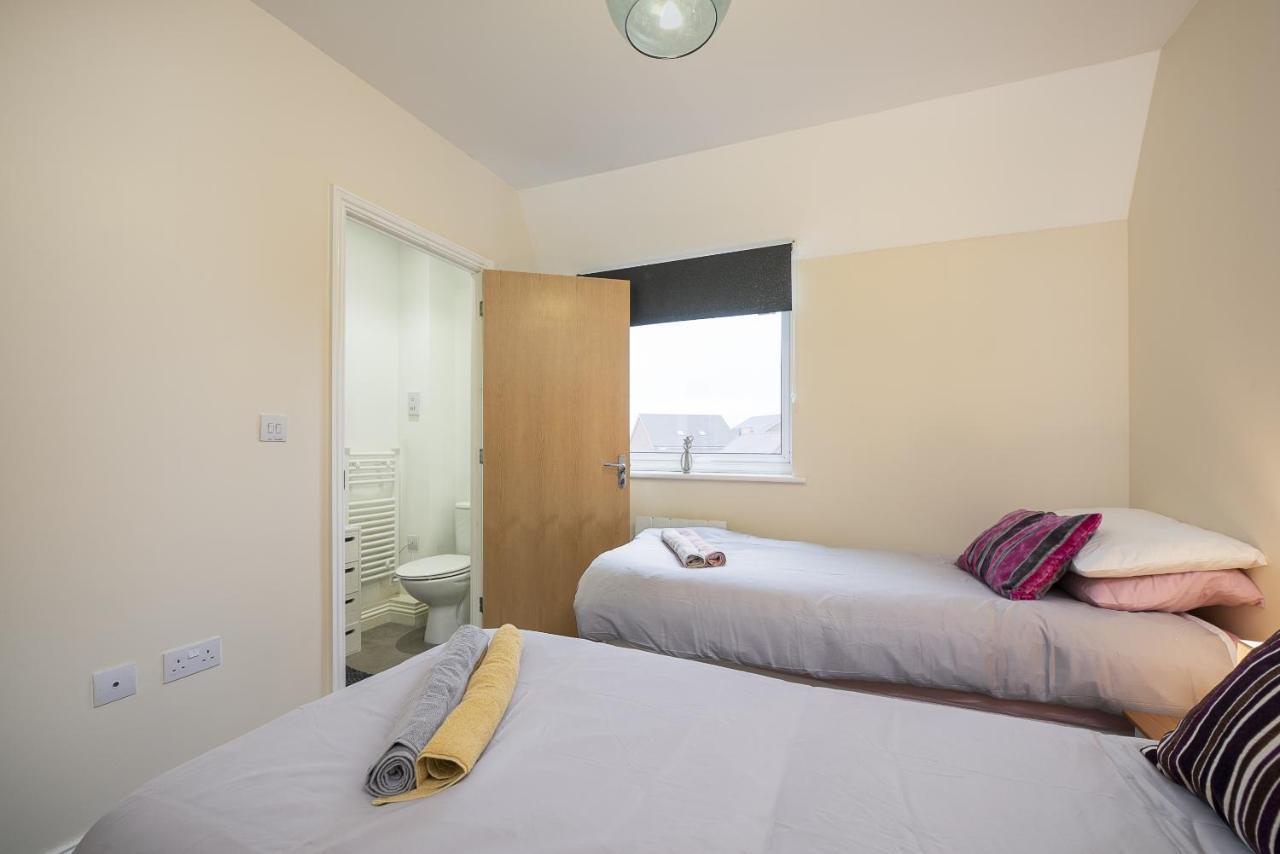 Inaras Place Aylesbury  Eksteriør billede